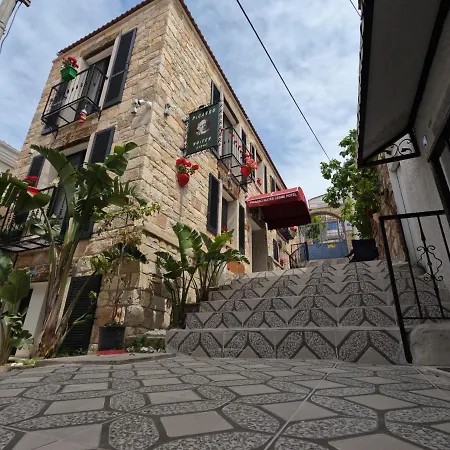 Picasso Homestay Cesme
