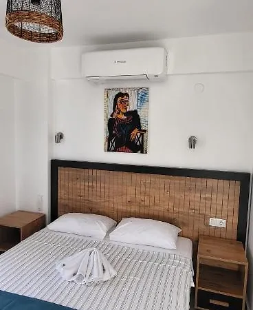 Picasso Pansiyon Çeşme